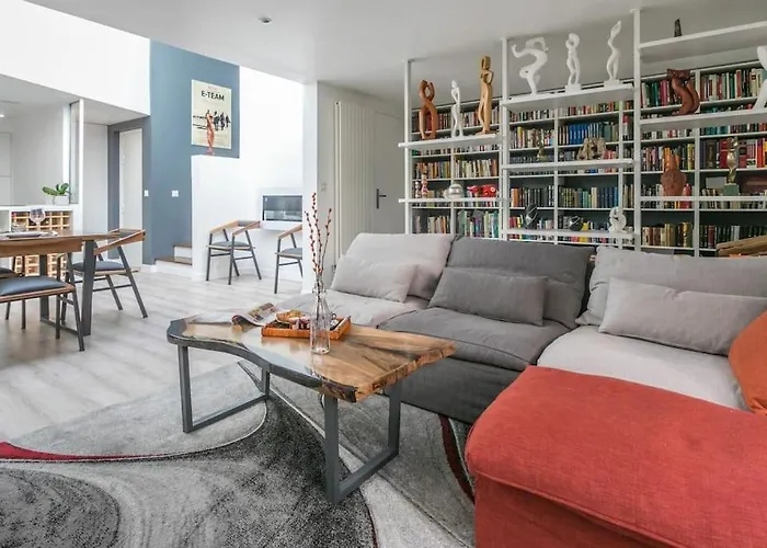 Unique Spacious House In Paris